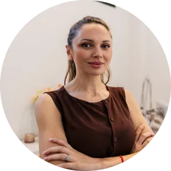 Beauty Salon Owner about Calendall