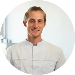 Massage studio owner about Calendall