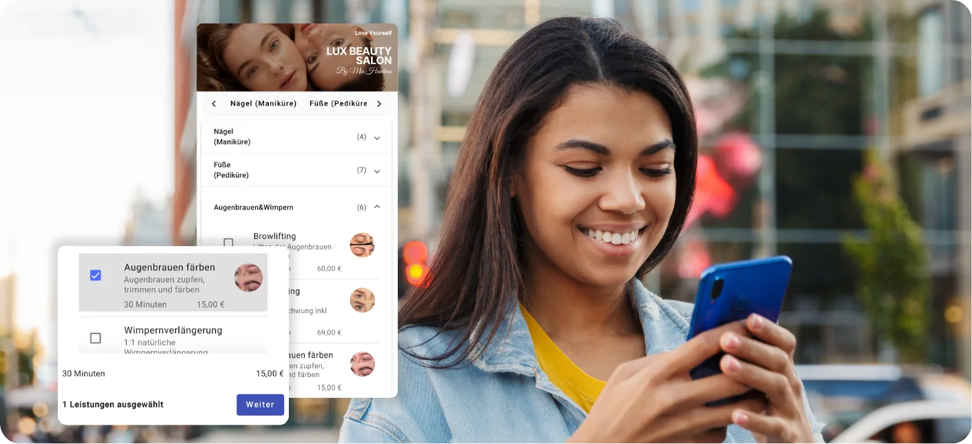 Kundin bucht Termin online über Buchungssystem für Kosmetikstudio am Smartphone